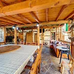 בית נופש Valkanovi House *