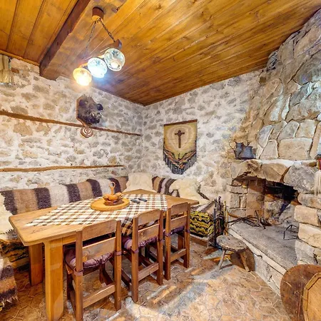 Valkanovi House Holiday home